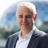 photo d'un homme qui sourit