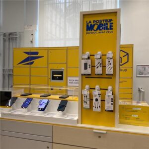 Présentoir de téléphones à La Poste Mobile